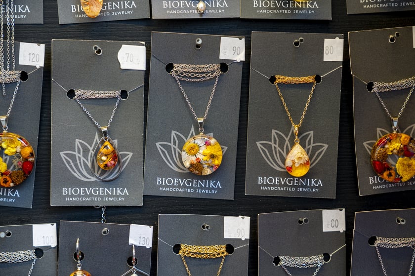 Jarmark Bożonarodzeniowy 2024 we Wrocławiu - na zdjęciach produkty, które można kupić na jarmarku